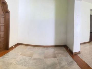 House for Sale in Dasmarinas Village