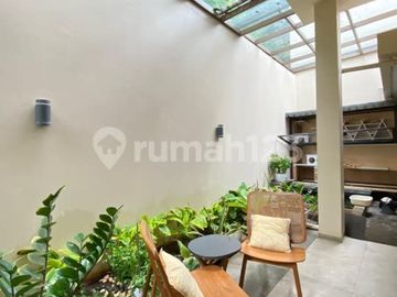 Rumah Modern Semi Furnished di Komplek Premium Lebak Bulus