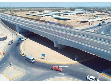 Se pone a la venta un amplio terreno de 2.3677 hectáreas con753,80 ml , ubicado Sector La Legua del distrito Catacaos ,a pocos metros de l carretera p