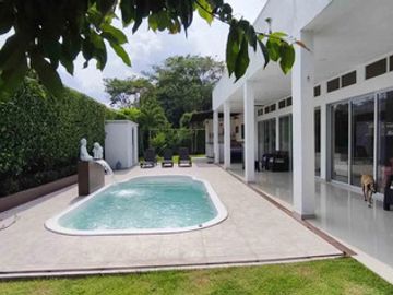 EN VENTA CASA LUXURY MODERNA, DE UN PISO CONDOMINIO VALLE VERDE JAMUNDI
