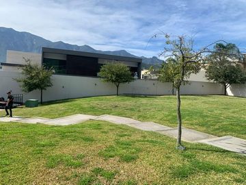 CASA EN VENTA LA JOYA CARRETERA NACIONAL MONTERREY