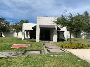 CASA EN VENTA LA JOYA CARRETERA NACIONAL MONTERREY