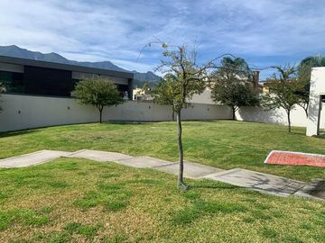 CASA EN VENTA LA JOYA CARRETERA NACIONAL MONTERREY