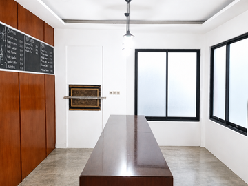 Dijual Rumah Komersial di Surabaya Pusat, dekat Raya Gubeng dan Raya Ngagel cocok untuk Kafe, Resto, Guesthouse