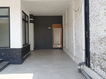 Dijual Rumah Komersial di Surabaya Pusat, dekat Raya Gubeng dan Raya Ngagel cocok untuk Kafe, Resto, Guesthouse