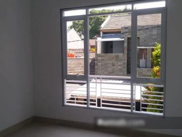 Rumah minimalis dan siap huni di antapani dekat arcamanik