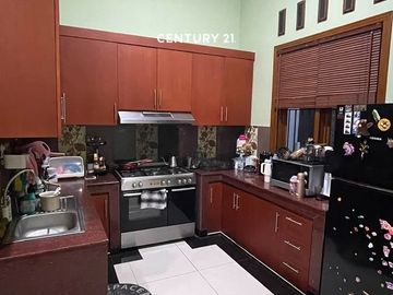 Dijual Cepat Rumah  Terawat Siap Huni Dalam Cluster Di Ciledug
