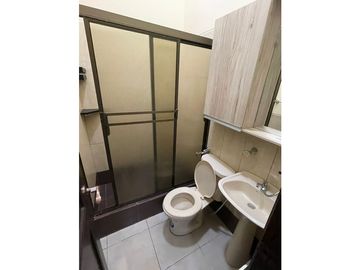 VENDO CASA REMODELADA EN MUCHO LOTE 2