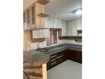 VENDO CASA REMODELADA EN MUCHO LOTE 2