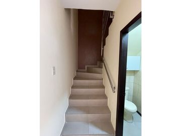 VENDO CASA REMODELADA EN MUCHO LOTE 2