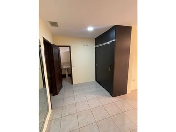 VENDO CASA REMODELADA EN MUCHO LOTE 2