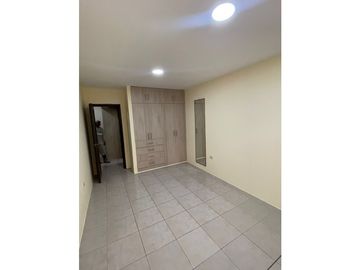VENDO CASA REMODELADA EN MUCHO LOTE 2