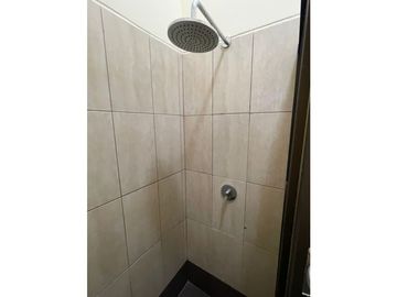VENDO CASA REMODELADA EN MUCHO LOTE 2