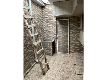 VENDO CASA REMODELADA EN MUCHO LOTE 2