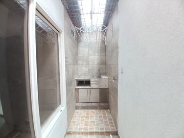 casa en venta en vipasa. Cod V125073