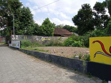 Rumah MEWAH Pinggir Jalan Dekat Masjid Suciati Sleman