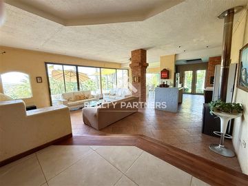 Maravillosa Casa en venta de 8 dorm. Costa Sol 2, San Robert