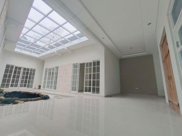 Rumah Villa 3 Kamar Tidur Desain Mewah dekat SD Model Sleman