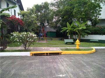 CASA EN EL CANGREJO DE TRES NIVELES 3REC 373M2 RESIDENCIAL DON ARTURO