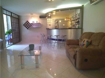 CASA EN EL CANGREJO DE TRES NIVELES 3REC 373M2 RESIDENCIAL DON ARTURO