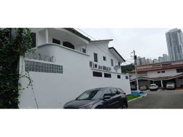 CASA EN EL CANGREJO DE TRES NIVELES 3REC 373M2 RESIDENCIAL DON ARTURO