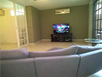 CASA EN EL CANGREJO DE TRES NIVELES 3REC 373M2 RESIDENCIAL DON ARTURO