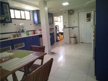 CASA EN EL CANGREJO DE TRES NIVELES 3REC 373M2 RESIDENCIAL DON ARTURO