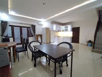 Town House di Pejaten dg Kolam Renang dan Taman & Furnished HSE-A0481