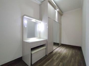 Town House di Pejaten dg Kolam Renang dan Taman & Furnished HSE-A0481