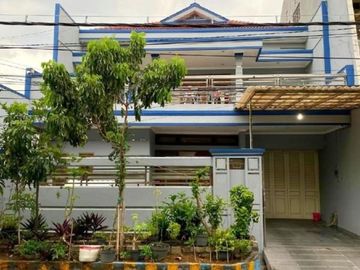 Rumah Siap Huni 2 lantai di Sutorejo dengan LOKASI STRATEGIS