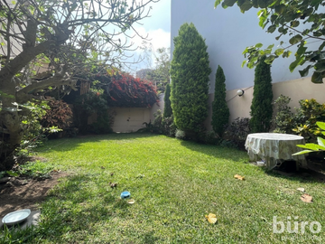 CASA EN VENTA A PASOS DEL GOLF SAN ISIDRO