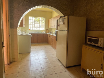 CASA EN VENTA A PASOS DEL GOLF SAN ISIDRO