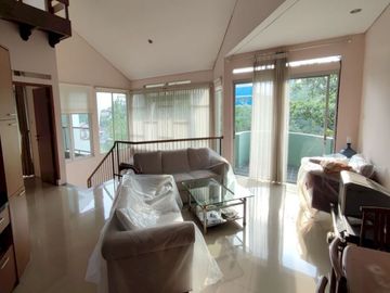 Rumah di Patio Verde Cigadung Dekat Taman Hutan Raya