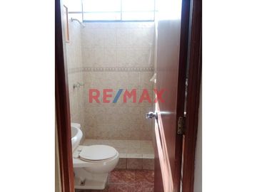 Descripción
Vendo Duplex ubicado en la Urb. Santa Ana, a unas cuadras del Real Plaza y Plaza de la luna, a solo 10 min de la Plaza de Armas y a la Av
