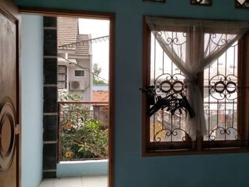 Dijual Rumah Cliedug Komplek Perdagangan Karang Tengah Ciledug Tangerang 2 Lantai Sudah Full Renovasi Bebas Banjir