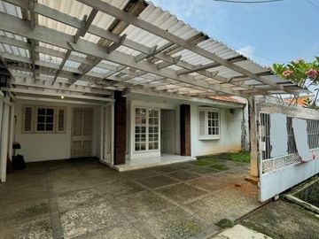 Jual Murah Rumah Lama 1 Lantai Sederhana di Bintaro Sektor 1. SC-9221