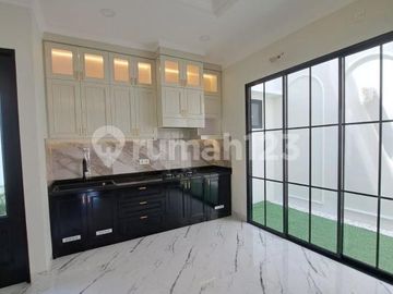 Rumah Cantik dan Mewah, Brand New 2 Lantai di Nusaloka BSD City