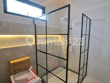 Rumah Cantik dan Mewah, Brand New 2 Lantai di Nusaloka BSD City