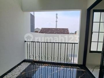 Rumah Cantik dan Mewah, Brand New 2 Lantai di Nusaloka BSD City