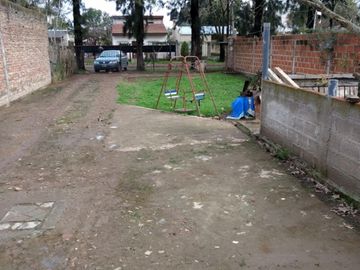 Casa 3 amb. s/lote de 10x41 mas Galpon 70 m2.