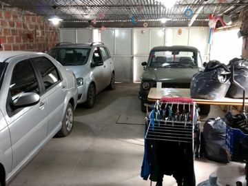Casa 3 amb. s/lote de 10x41 mas Galpon 70 m2.