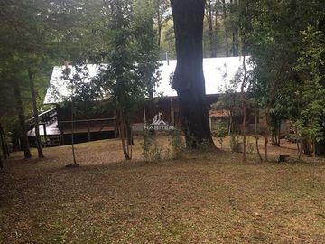 COD35744 Venta Sitio con gran casa en Caburga en Pucón