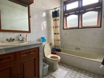 DIJUAL RUMAH TUA CIPETE JAKARTA SELATAN LUAS 450 HADAP TIMUR DIJUAL CEPAT