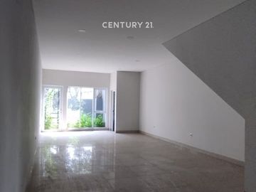 Ruko 2 Lantai Siap Pakai Strategis Di Batujajar Regency Bandung