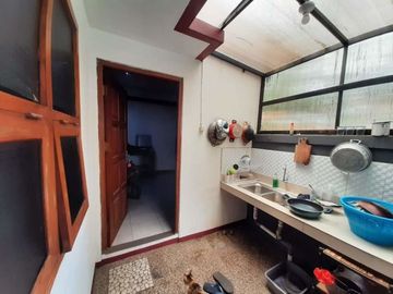 Rumah 2 Lantai Kusen Jati Siap Huni di Maribaya Lembang Bandung Barat