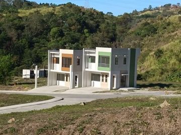 Mira Valley in Havila House for Sale