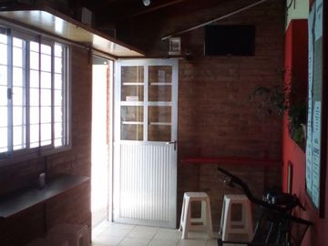 Jorge Goapper Propiedades MP 04-4362 VENDE EN BELL VILLE
PROPIEDAD INTERNA  sobre calle Cordoba 326 pleno centro,  4 dormitorios,  2 baños ,  2 cocina