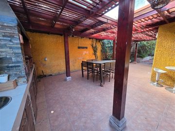 Casa en venta de 5 dorm. en Huechuraba