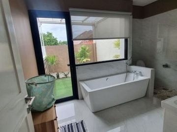 DIJUAL RUMAH SEMI FURNISHED DGN POOL DI CIPETE SELATAN