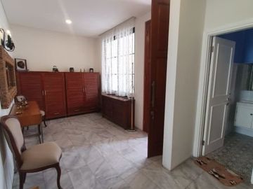 DIJUAL RUMAH SEMI FURNISHED DGN POOL DI CIPETE SELATAN